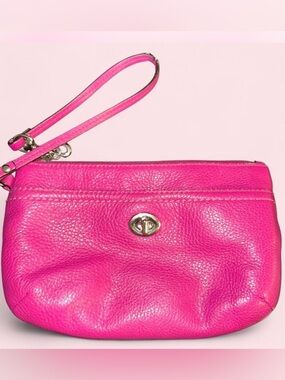 Vintage Coach Hot Pink Pebbled Leather Wristlet Clutch with Turn Lock